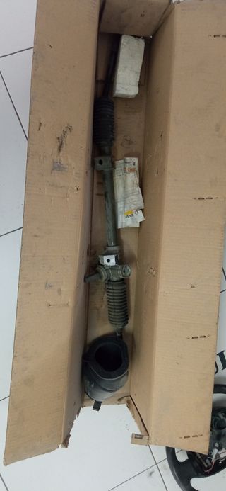 Caja dirección Clio I 7701467263