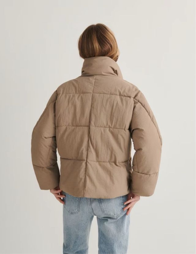 Chaqueta acolchada beige (con etiqueta)