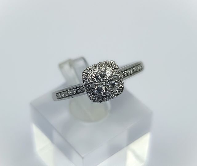 Anillo Oro Blanco 14kt con Diamantes