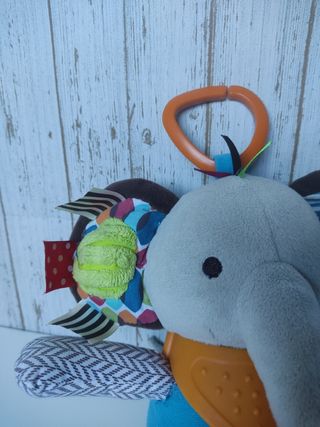 Peluche multisensorial/elefante SkipHop