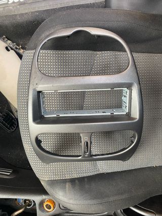 Carcasa radio Peugeot 206