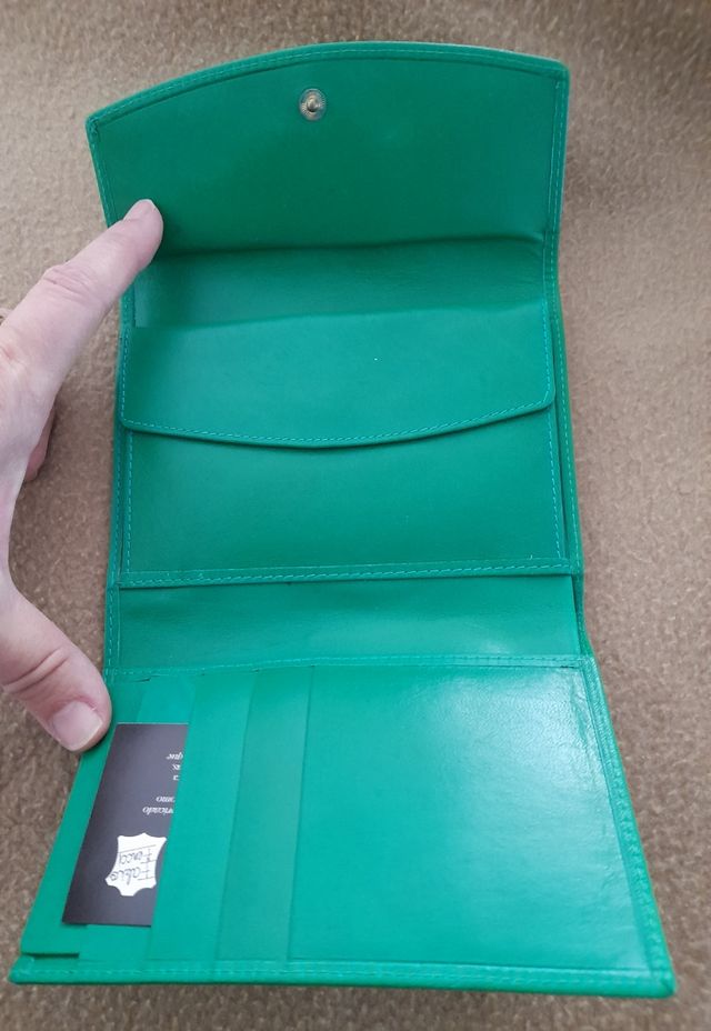 Monederos/ billeteros...de  piel.