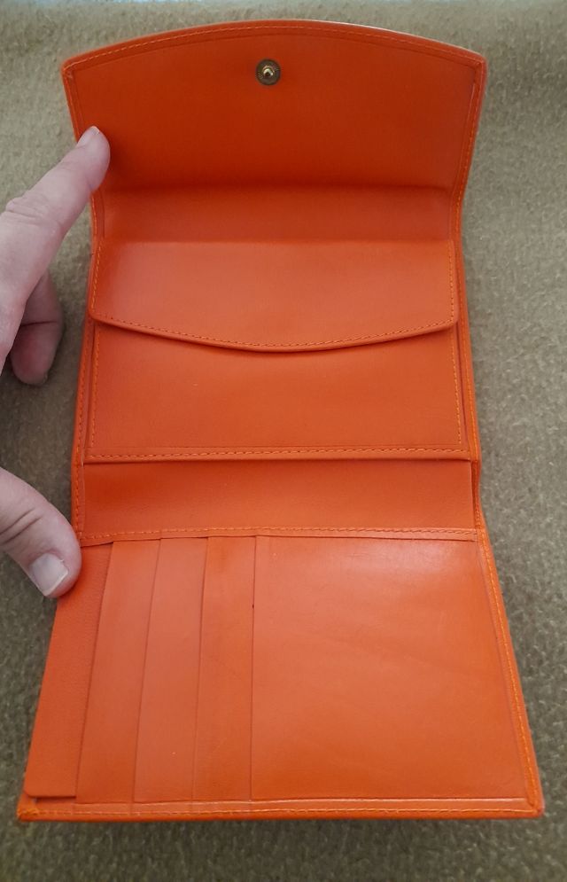 Monederos/ billeteros...de  piel.