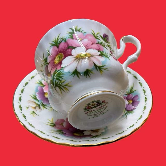 TAZA DE TE Y PLATO DE ROYAL ALBERT MES OCTUBRE
