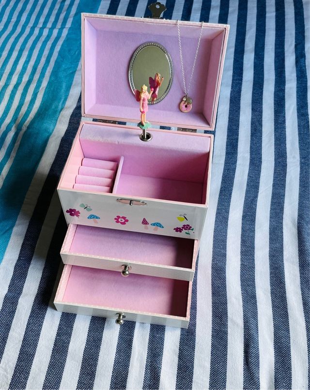 Joyero musical incluye colgante