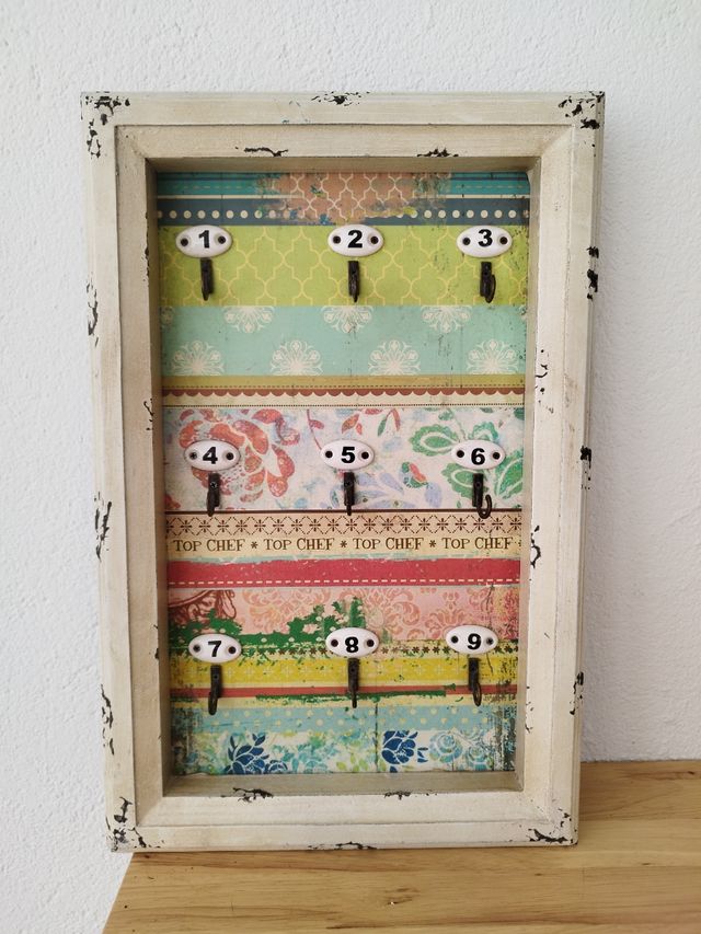 Cuadro cuelga llaves vintage