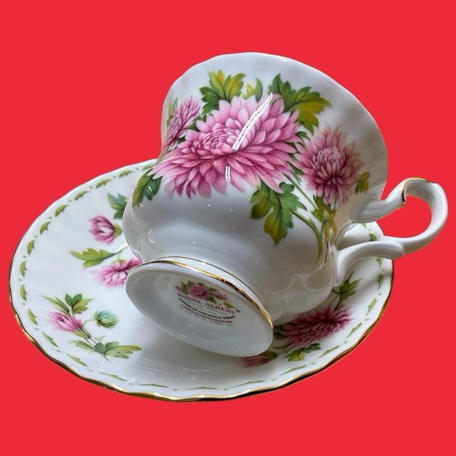 TAZA DE TE Y PLATO DE ROYAL ALBERT MES NOVIEMBRE