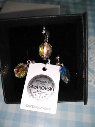 Set di orecchini + ciondolo della linea SWAROVSKI