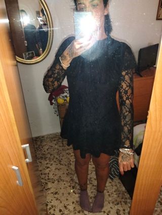 Vestido mono corto encaje negro zara 