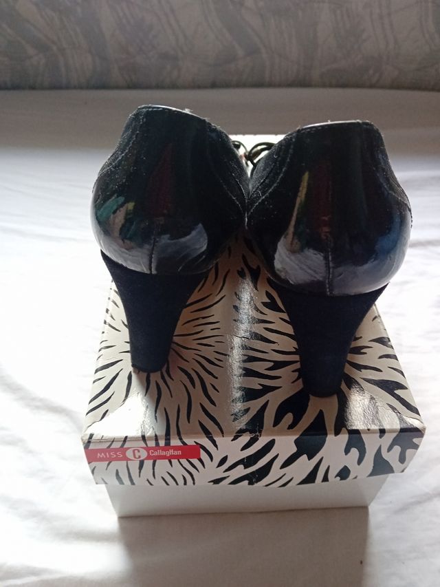 Tacones de Antonio Parriego T. 39