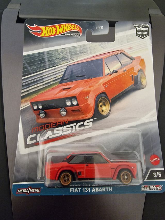 Hot wheels premium