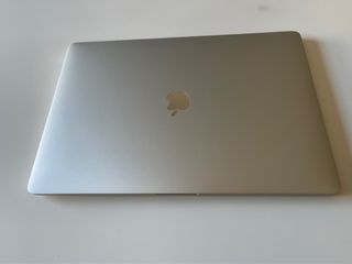 Macbook Pro 15” 2019 Plata