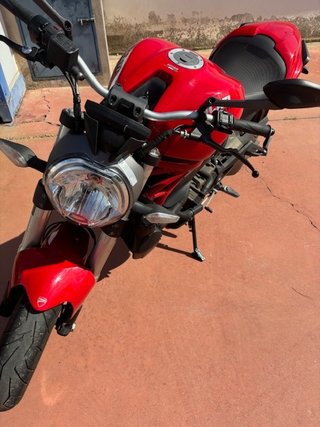 Ducati monster 821
