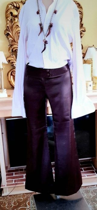 Pantalón de vestir  campana talle alto.