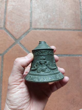 Campanilla 1.565. Estilo Flamenco. De museo. Rara