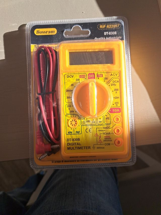 Multimetro digitale