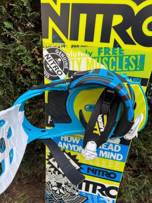 Snowboard para joven 142cm Nitro Ripper + agarres
