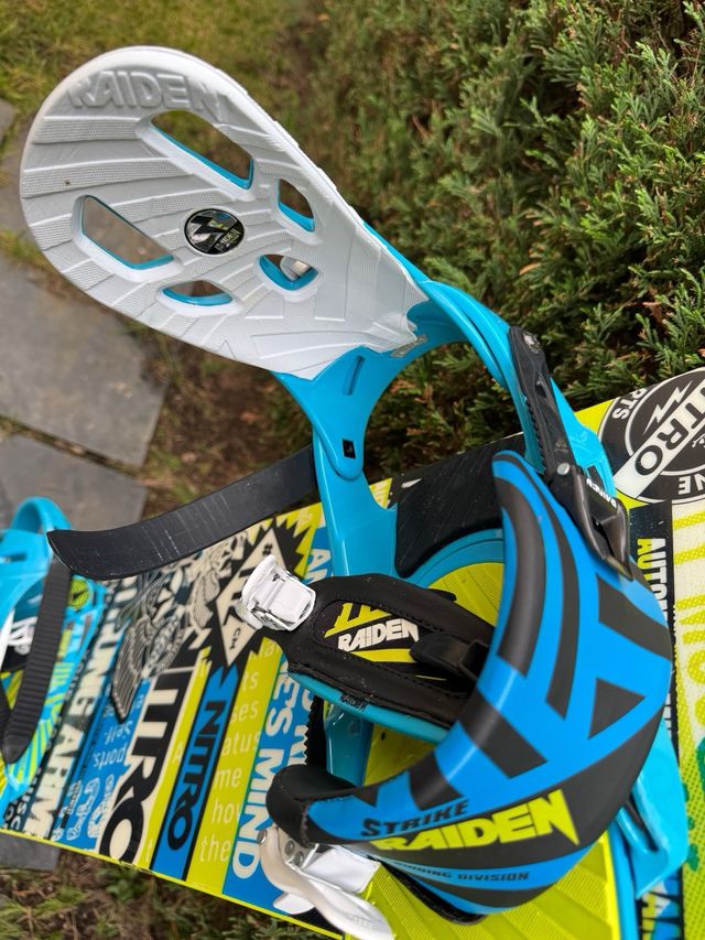 Snowboard para joven 142cm Nitro Ripper + agarres