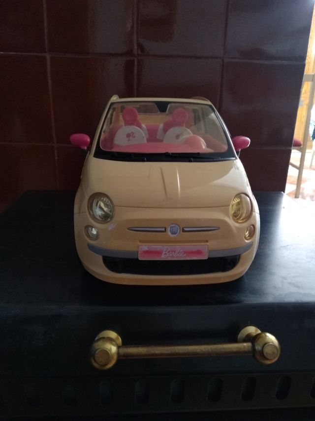 Se vende coche Barbie .