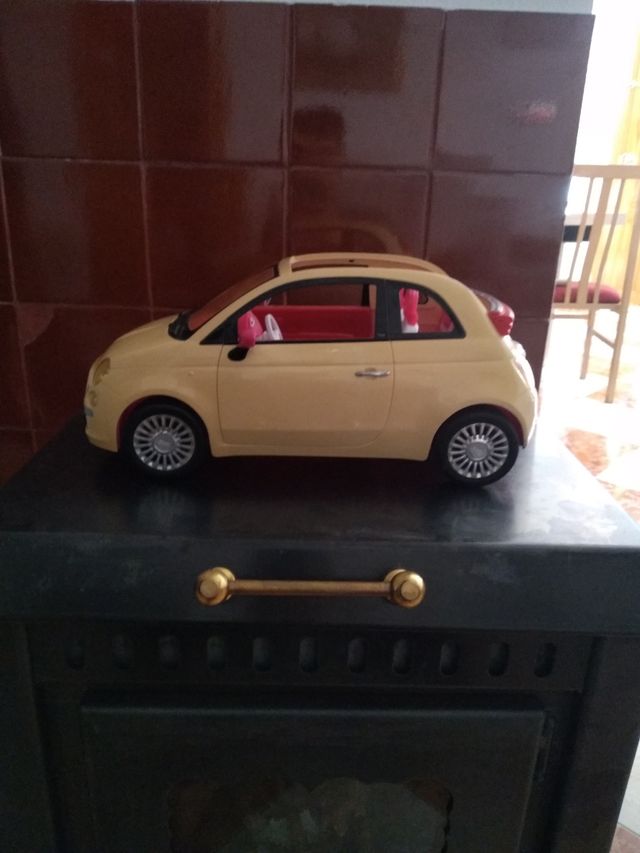 Se vende coche Barbie .