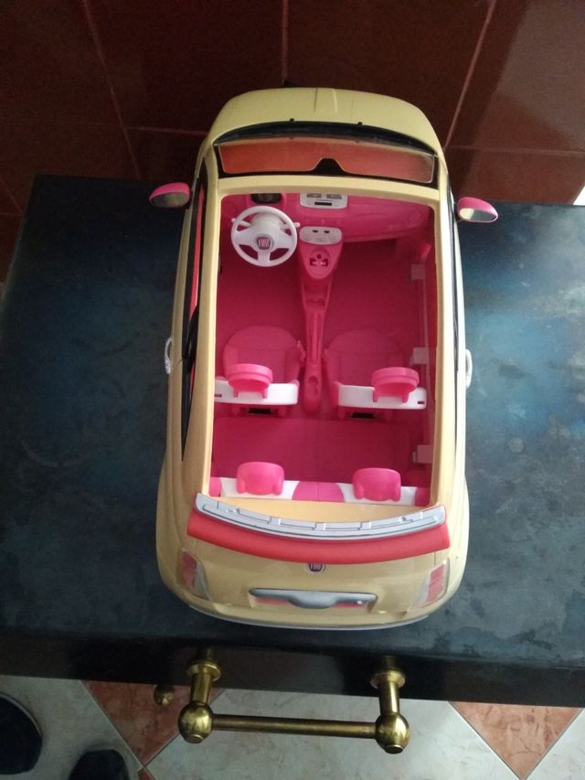Se vende coche Barbie .