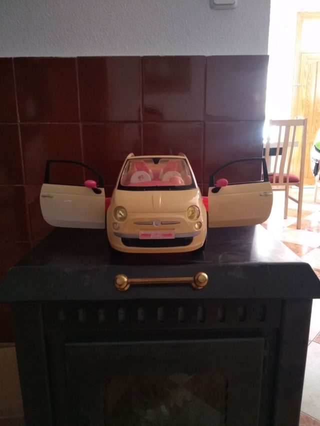 Se vende coche Barbie .