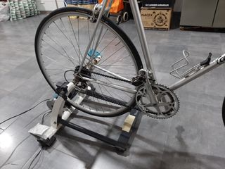 Rodillo con bicicleta