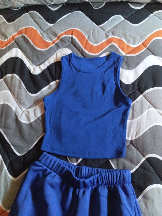 Pantalón  chándal y camiseta talla S