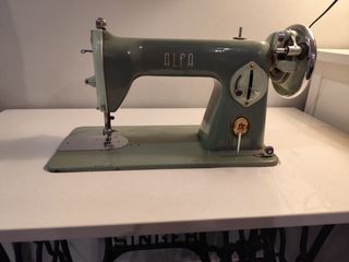 Maquina coser Alfa con pie