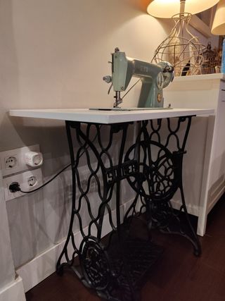 Maquina coser Alfa con pie