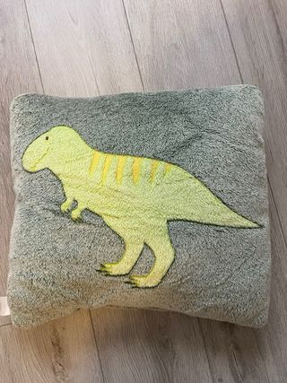 Cojin dinosaurio