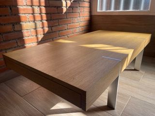 Mesa de centro moderna con almacenamiento oculto