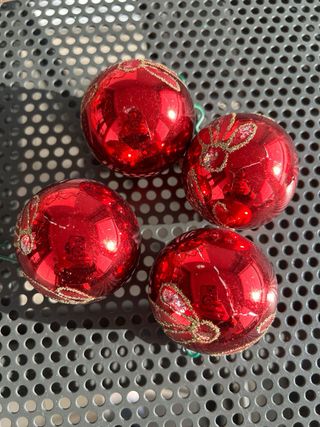 Palline di Natale e ghirlande vintage