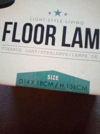 Lámpara de pie (136A cm)