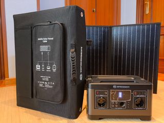 Batería Portátil +Cargador Solar BRESSER
