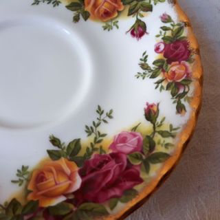 Taza + platillo Royal Albert Rosas de campo