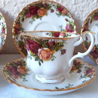 Taza + platillo Royal Albert Rosas de campo