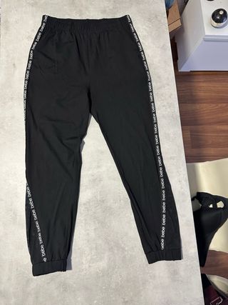 Pantalon deportivo marca BEBE