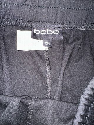 Pantalon deportivo marca BEBE