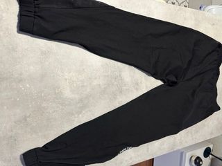 Pantalon deportivo marca BEBE
