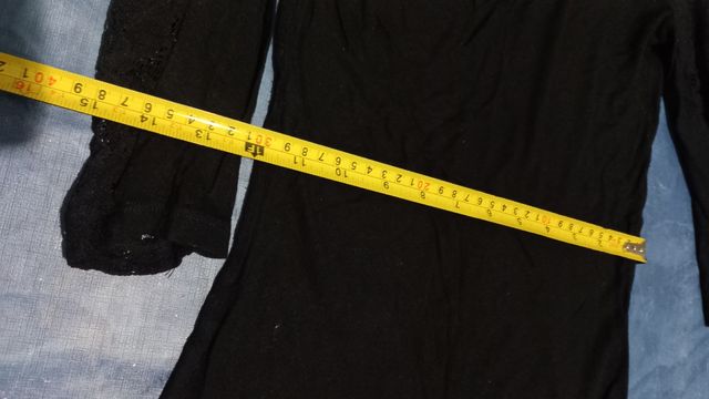 Camisa negra con transparencias