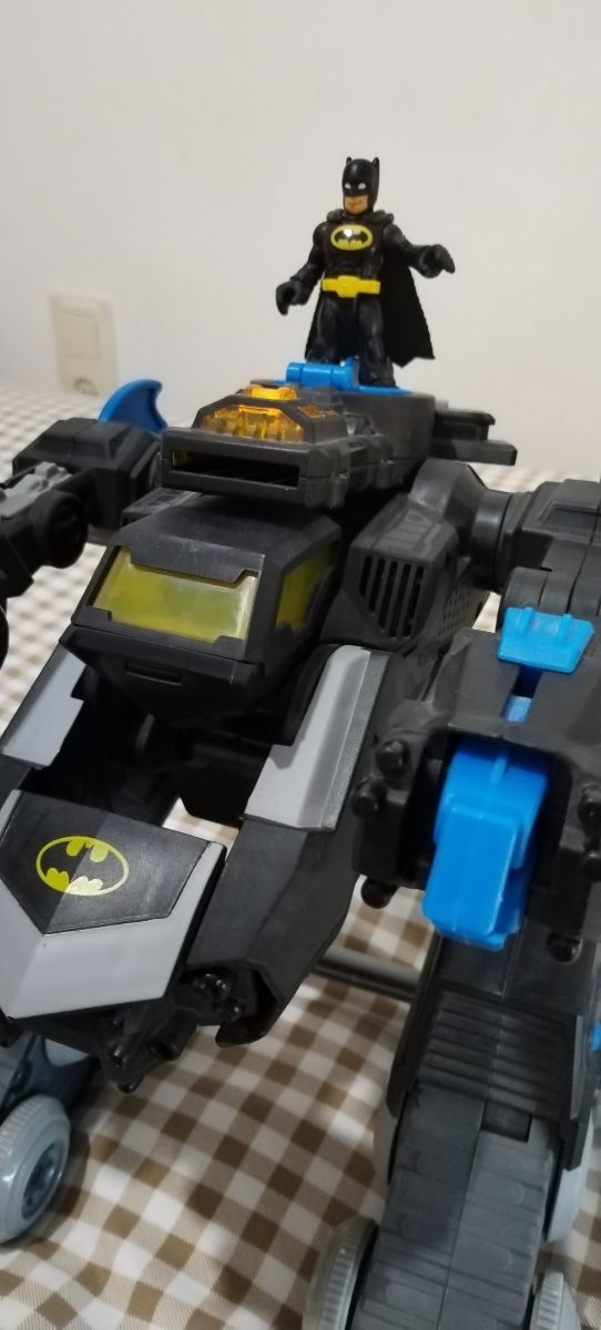 BATMAN COCHE TRANSFORMABLE