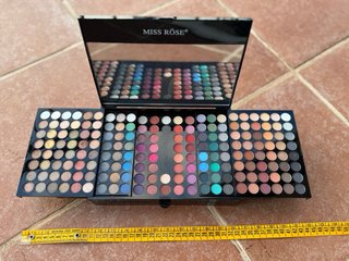 Scatola trucchi, trousse make-up