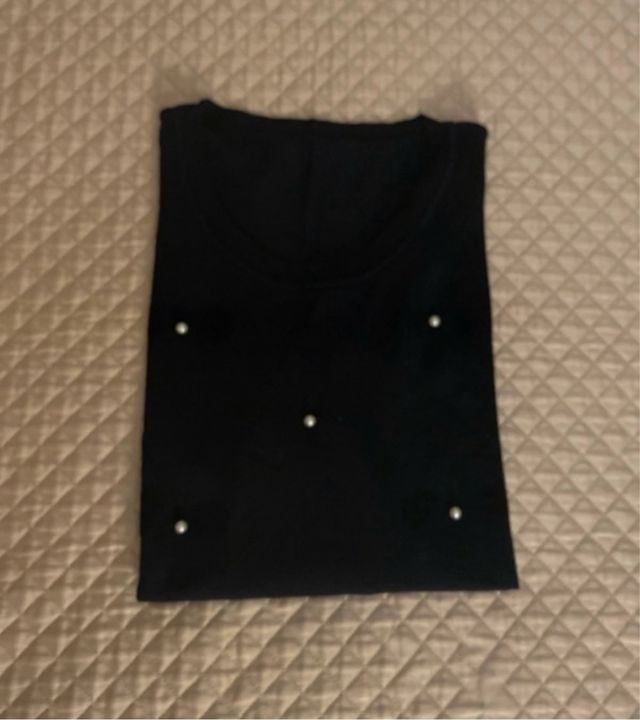 Maglia donna nera con perle tg. S/M nuova