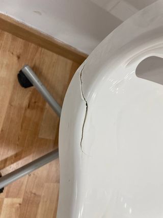 Silla de plastico con ruedas