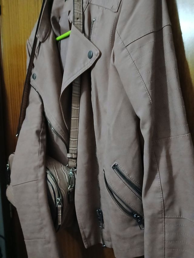 Chaqueta y bolso