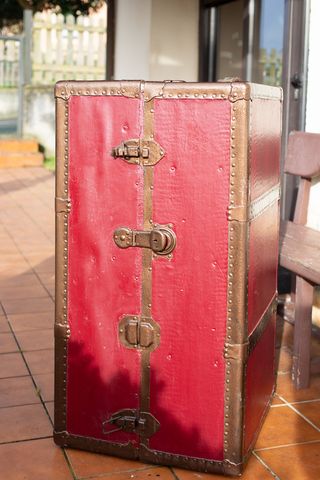 Baúl de viaje antiguo restaurado