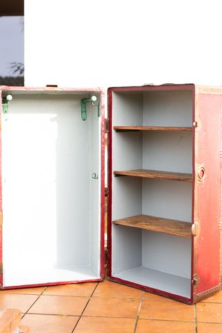 Baúl de viaje antiguo restaurado