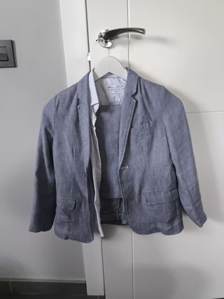 Traje completo niño 8 años.