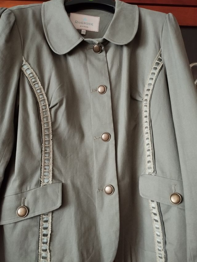 Faldas cuarenta y dos cuarenta y cuatro